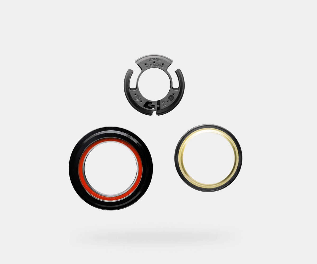 Across zs56 headset upper part - integrated cable routing